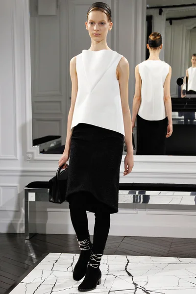 Look 15
